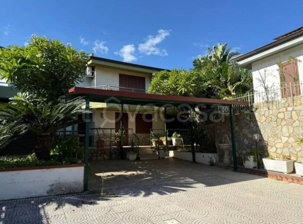 casa indipendente in vendita ad Altavilla Milicia