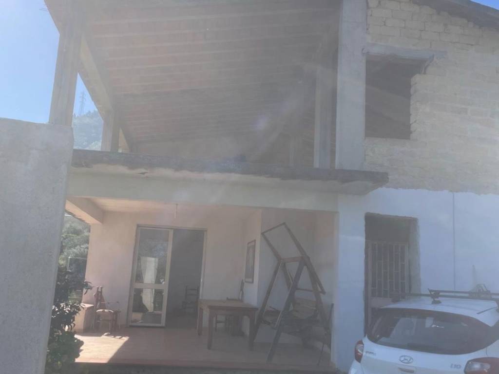 casa indipendente in vendita ad Altavilla Milicia in zona Torre Colonna
