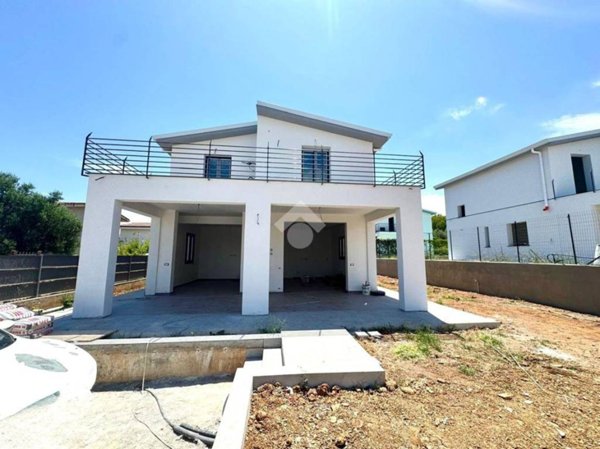 casa indipendente in vendita ad Altavilla Milicia in zona Torre Colonna