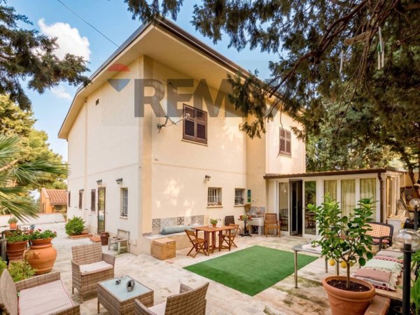 appartamento in vendita ad Altavilla Milicia