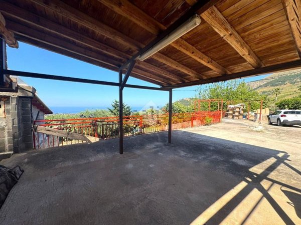 casa indipendente in vendita ad Altavilla Milicia