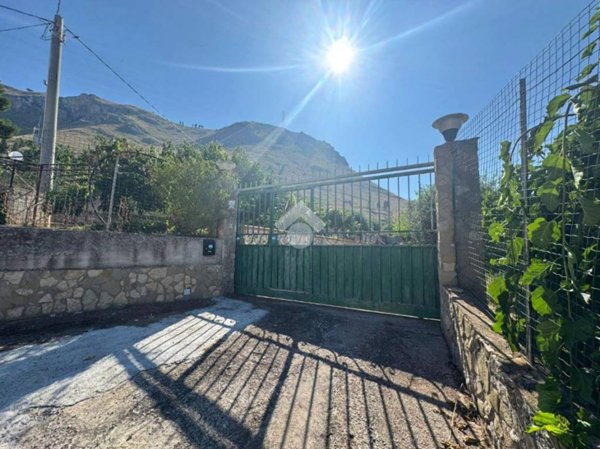 casa indipendente in vendita ad Altavilla Milicia