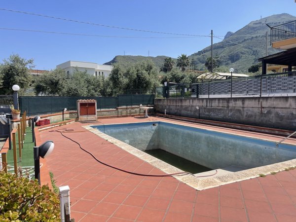 casa indipendente in vendita ad Altavilla Milicia