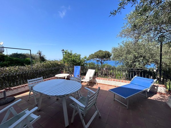 casa indipendente in vendita ad Altavilla Milicia