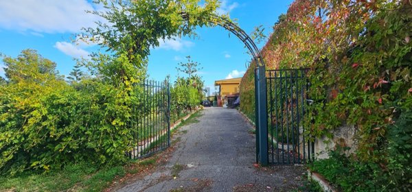 casa indipendente in vendita ad Altavilla Milicia