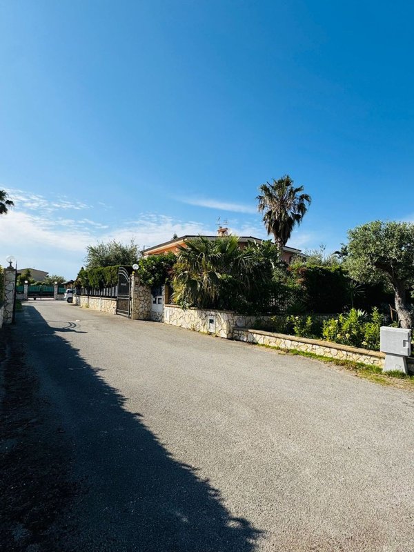 casa indipendente in vendita ad Altavilla Milicia