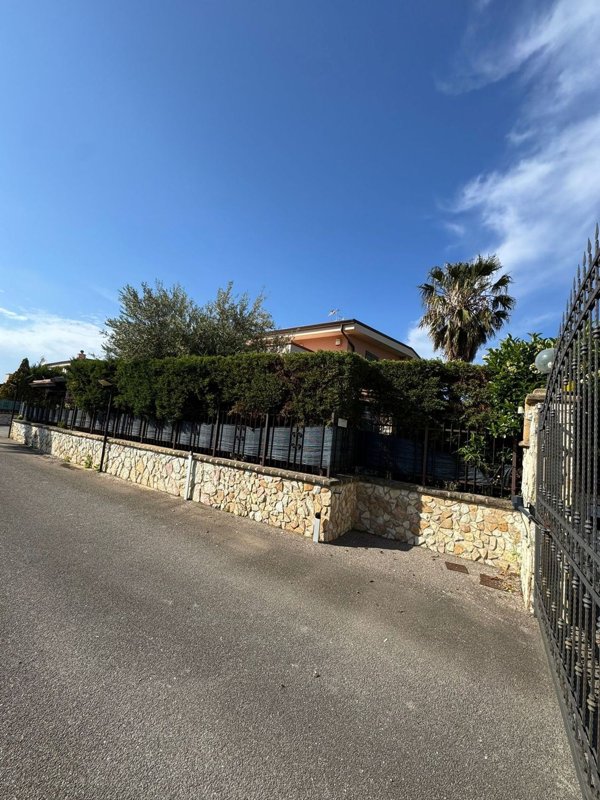 casa indipendente in vendita ad Altavilla Milicia in zona Torre Colonna