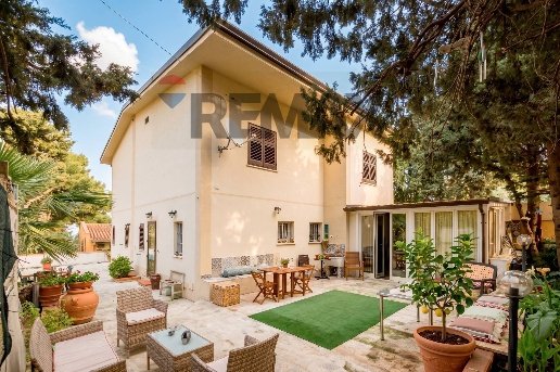 casa indipendente in vendita ad Altavilla Milicia in zona Torre Colonna
