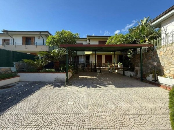casa indipendente in vendita ad Altavilla Milicia