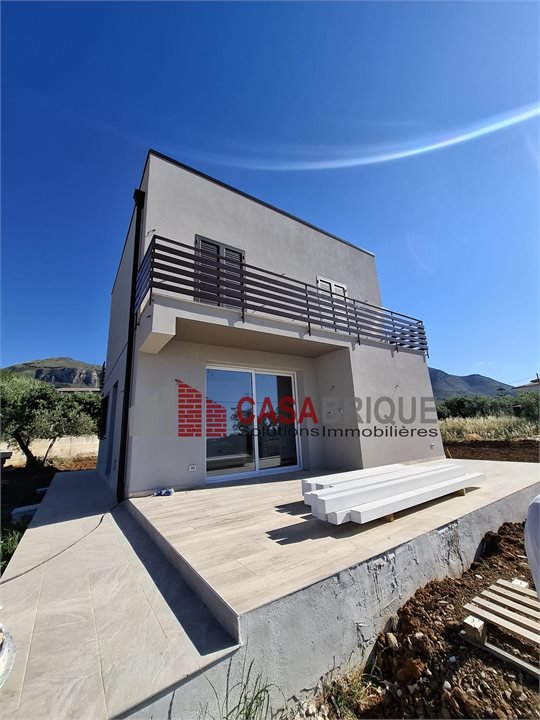 casa indipendente in vendita ad Altavilla Milicia in zona Torre Colonna