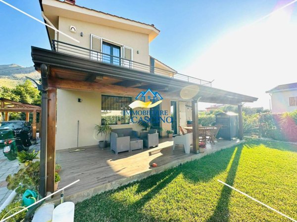 casa indipendente in vendita ad Altavilla Milicia in zona Torre Colonna