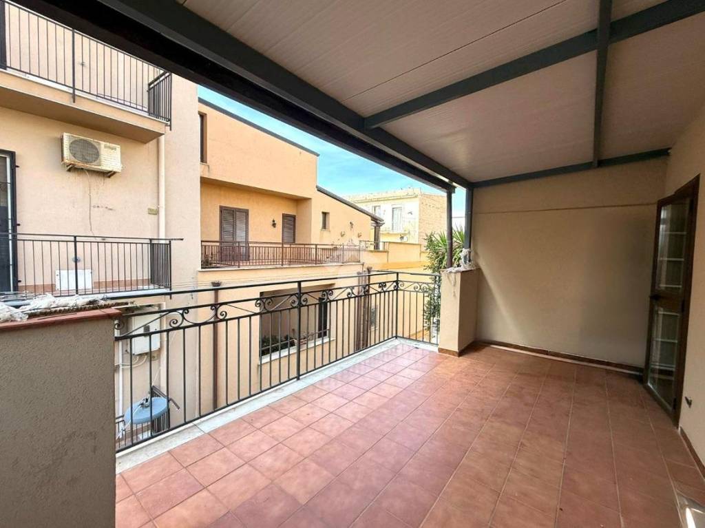 appartamento in vendita ad Altavilla Milicia