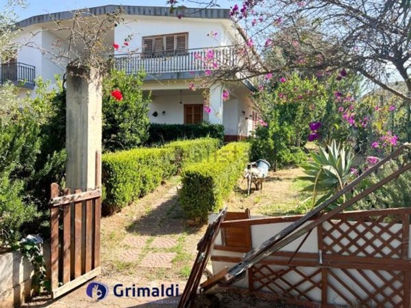 casa indipendente in vendita ad Altavilla Milicia