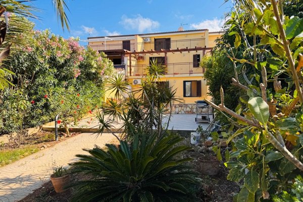 appartamento in vendita ad Altavilla Milicia in zona Torre Colonna