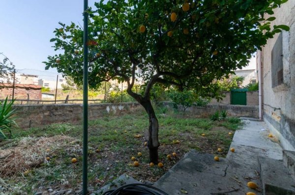 casa indipendente in vendita ad Altavilla Milicia