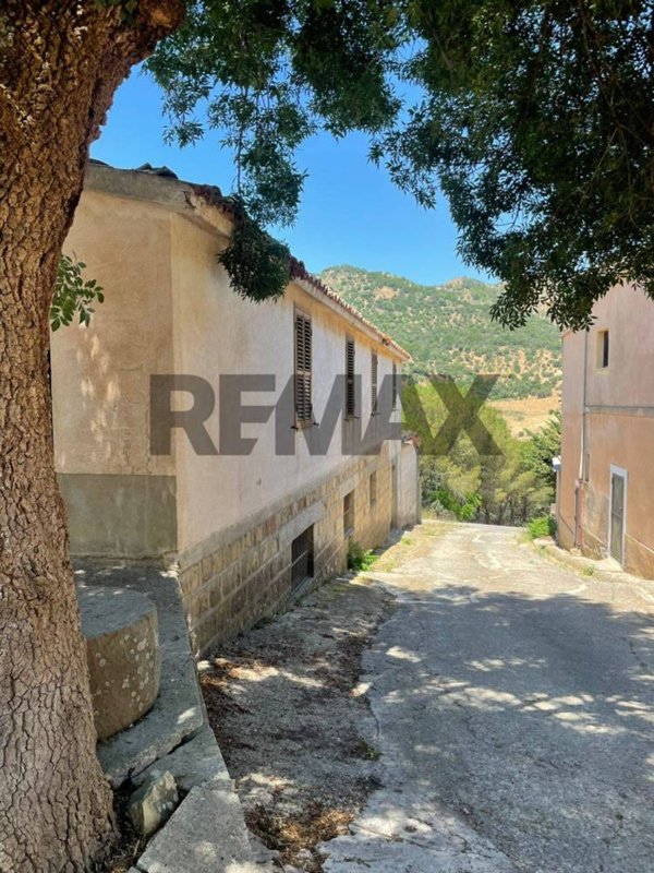casa indipendente in vendita ad Altavilla Milicia