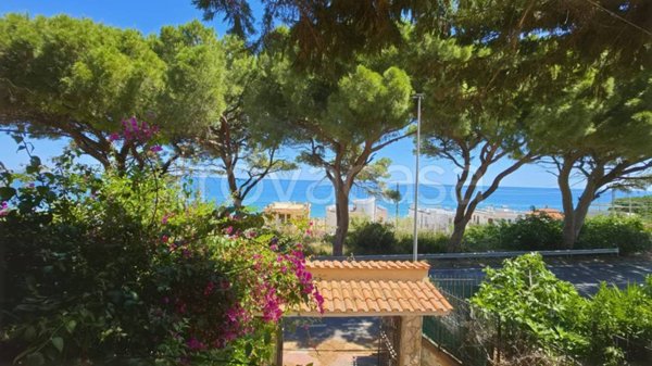 casa indipendente in vendita ad Altavilla Milicia in zona Torre Colonna