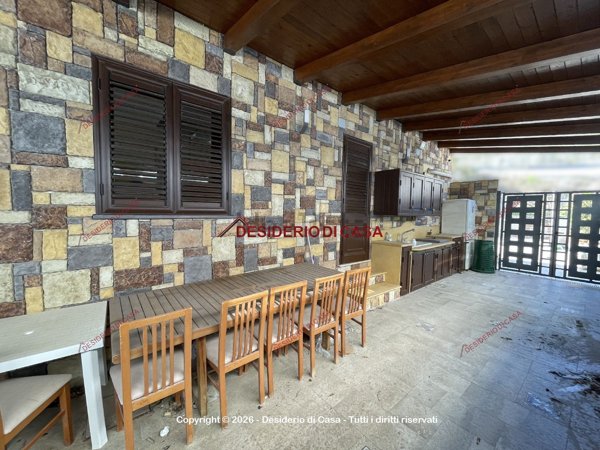 casa indipendente in vendita ad Altavilla Milicia in zona Torre Colonna