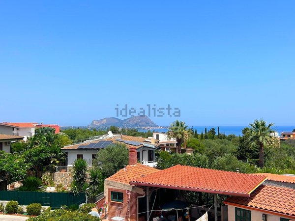 casa indipendente in vendita ad Altavilla Milicia in zona Torre Colonna