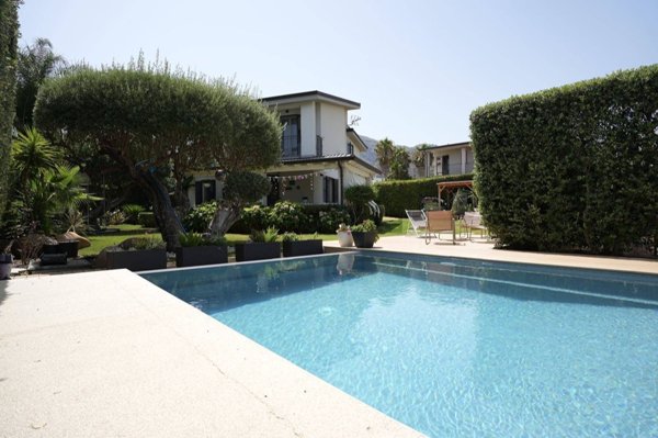 casa indipendente in vendita ad Altavilla Milicia in zona Torre Colonna