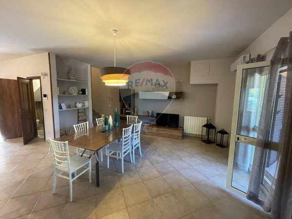 casa indipendente in vendita ad Altavilla Milicia in zona Torre Colonna