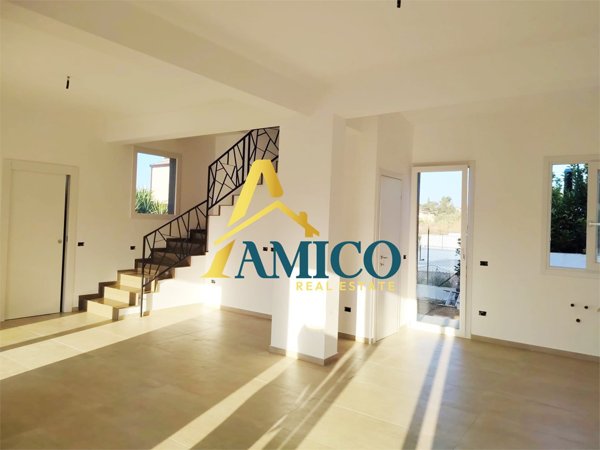 casa indipendente in vendita ad Altavilla Milicia in zona Torre Colonna
