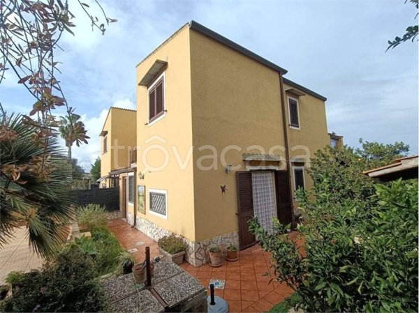 casa indipendente in vendita ad Altavilla Milicia