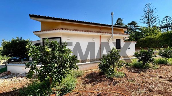 casa indipendente in vendita ad Altavilla Milicia in zona Torre Colonna