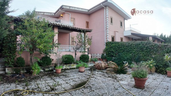 casa indipendente in vendita ad Altavilla Milicia in zona Torre Colonna