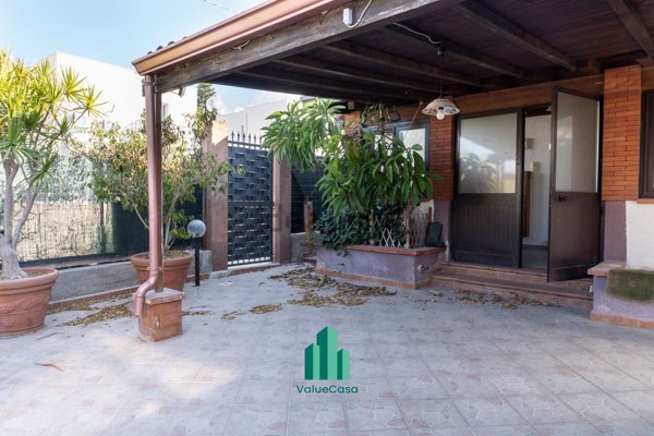 casa indipendente in vendita ad Altavilla Milicia in zona Torre Colonna
