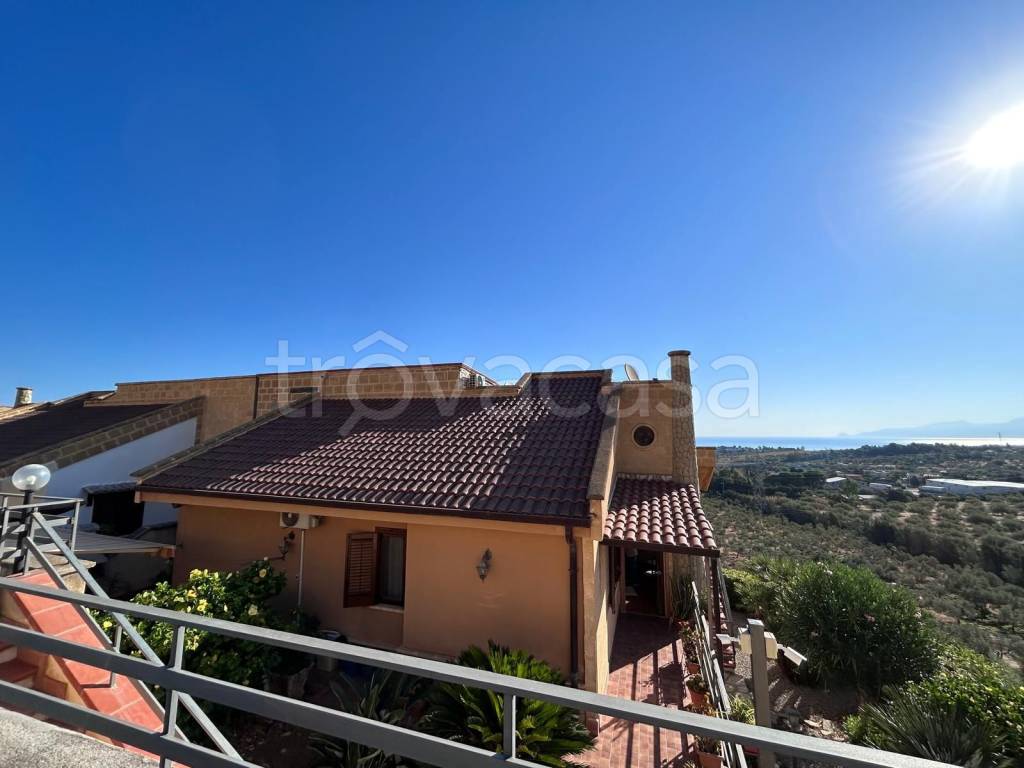casa indipendente in vendita ad Altavilla Milicia