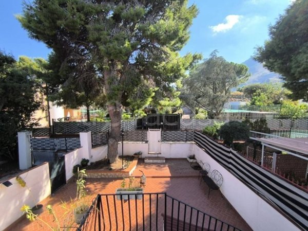 casa indipendente in vendita ad Altavilla Milicia