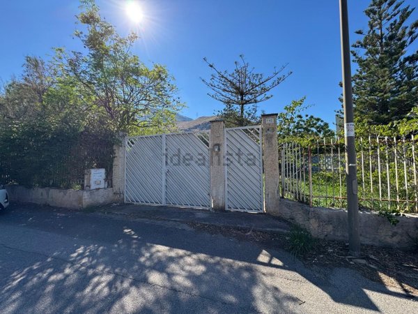 casa indipendente in vendita ad Altavilla Milicia in zona Torre Colonna
