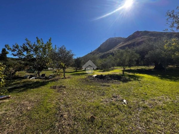 terreno in vendita ad Altavilla Milicia