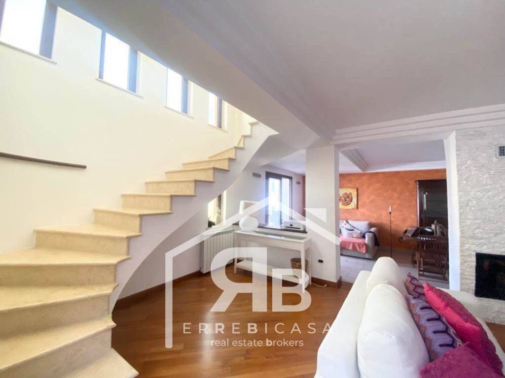 casa indipendente in vendita ad Altofonte in zona Piano Maglio