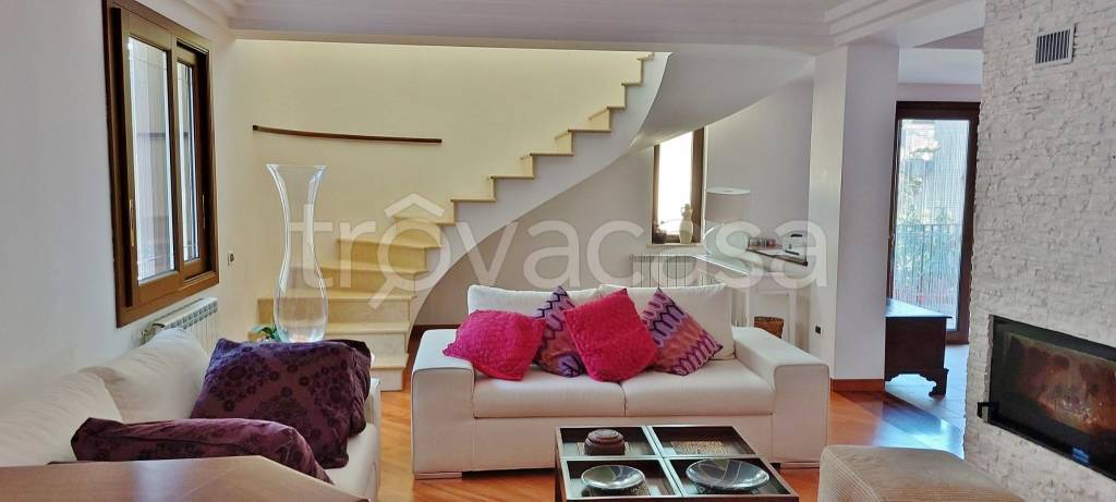 casa indipendente in vendita ad Altofonte in zona Piano Maglio