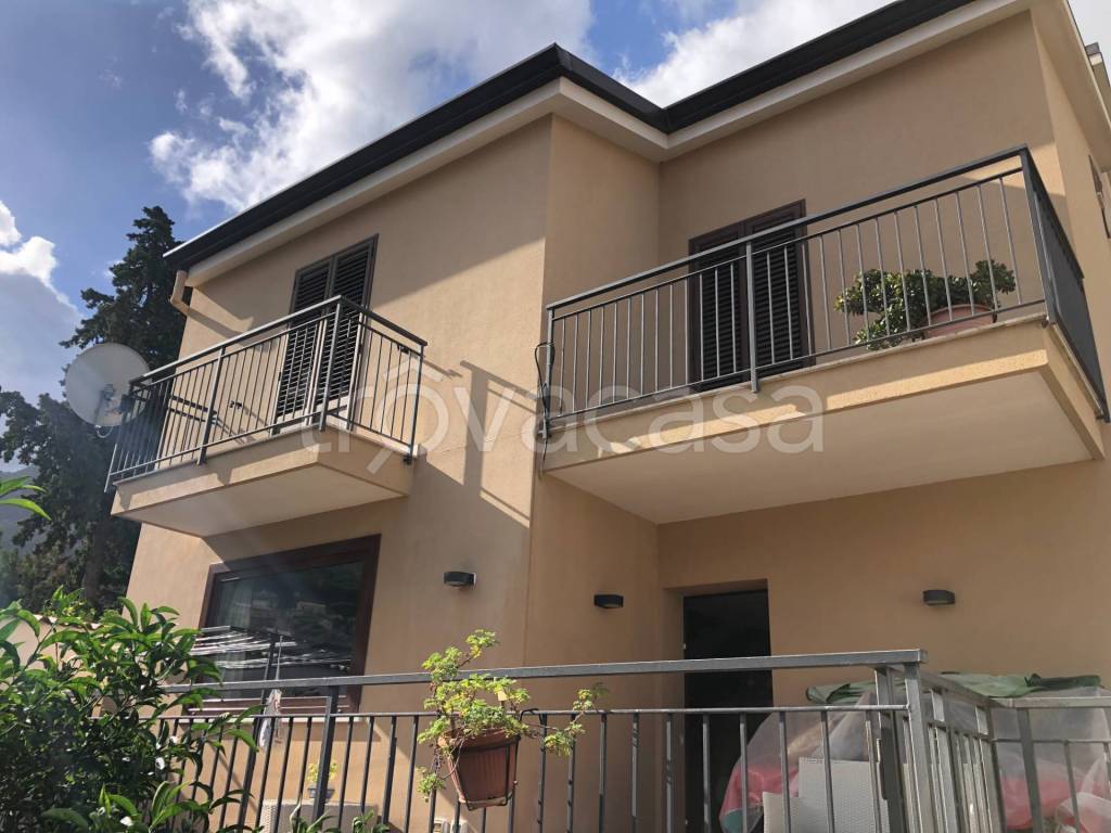 casa indipendente in vendita ad Altofonte