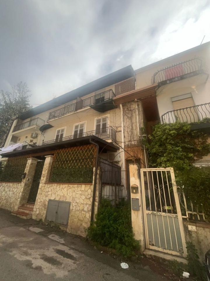 appartamento in vendita ad Altofonte in zona Piano Maglio