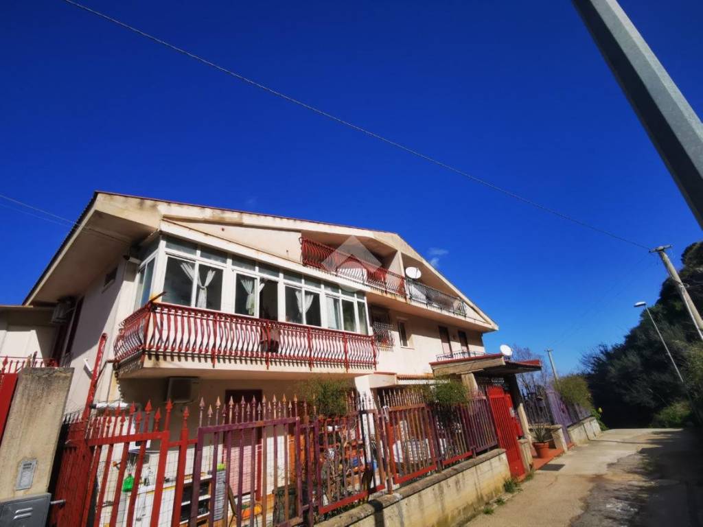 appartamento in vendita ad Altofonte in zona Piano Maglio