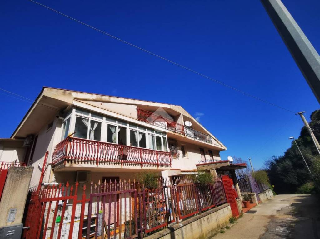 appartamento in vendita ad Altofonte in zona Piano Maglio