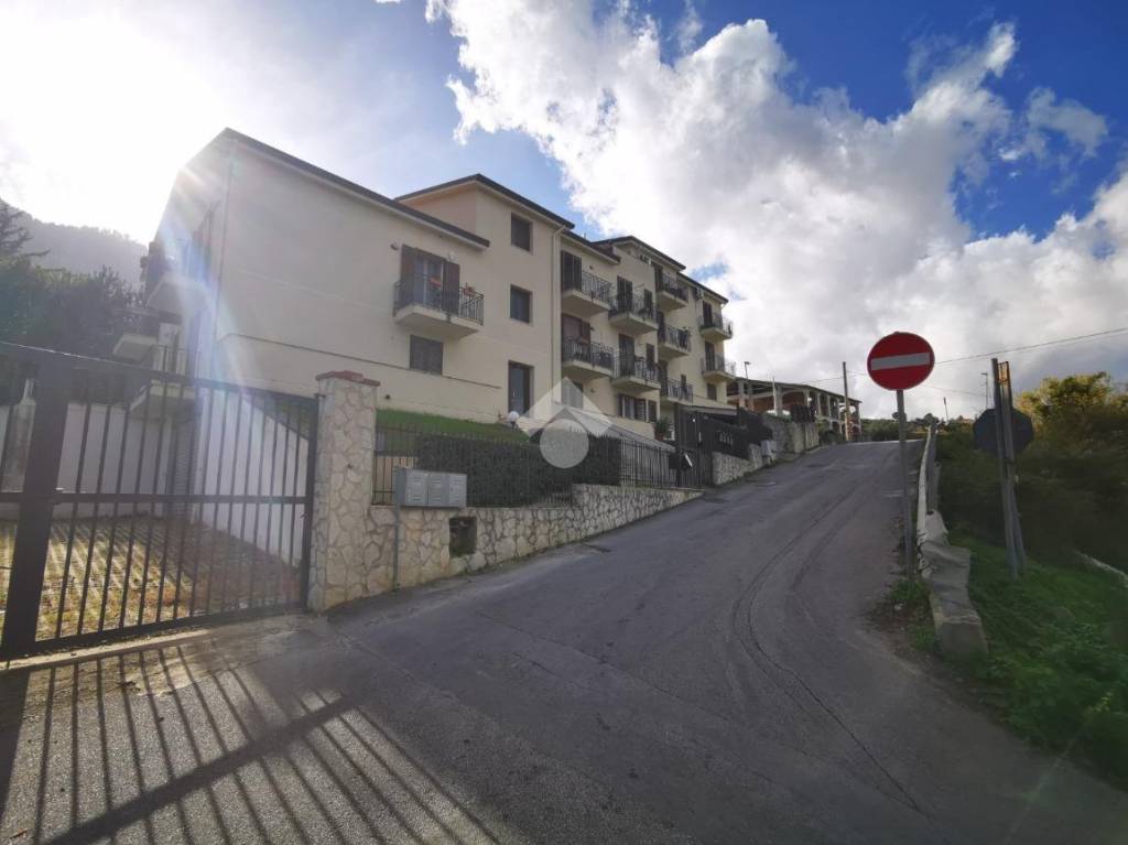 appartamento in vendita ad Altofonte in zona Piano Maglio