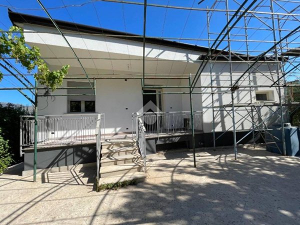 appartamento in vendita ad Altofonte in zona Piano Maglio