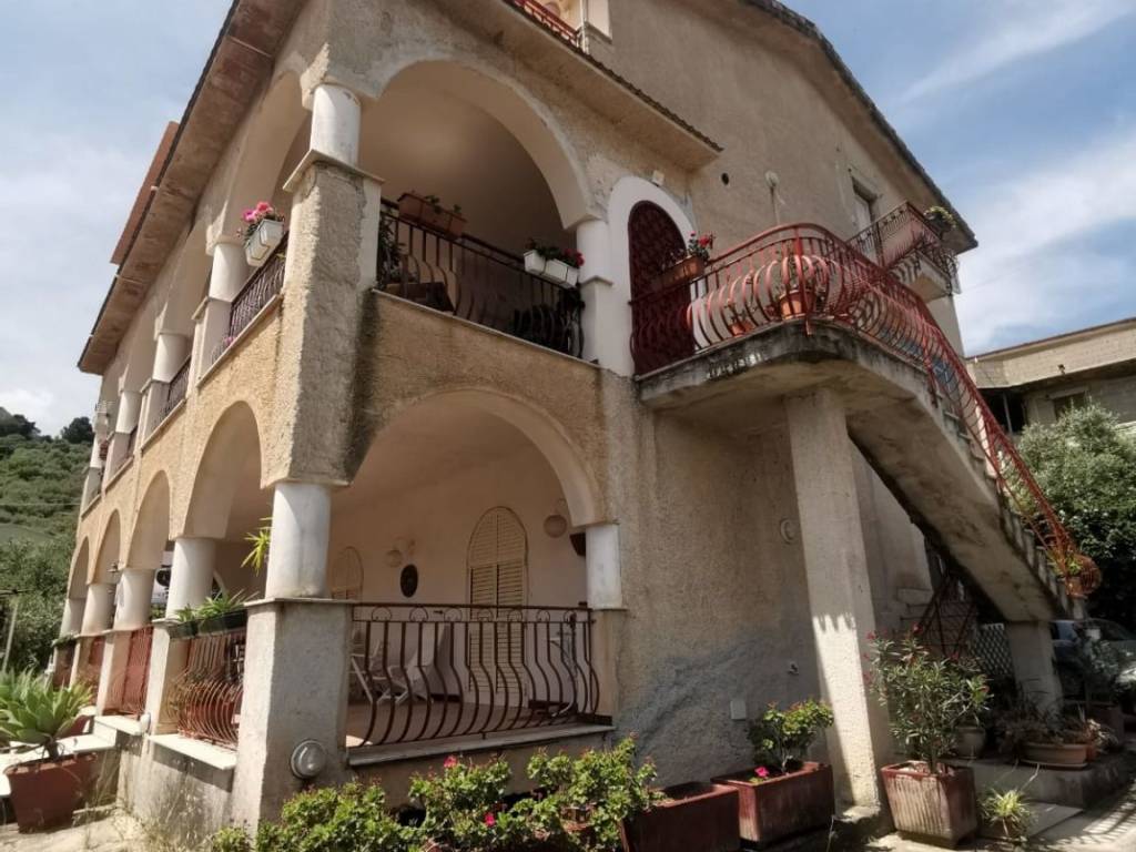 casa indipendente in vendita ad Altofonte
