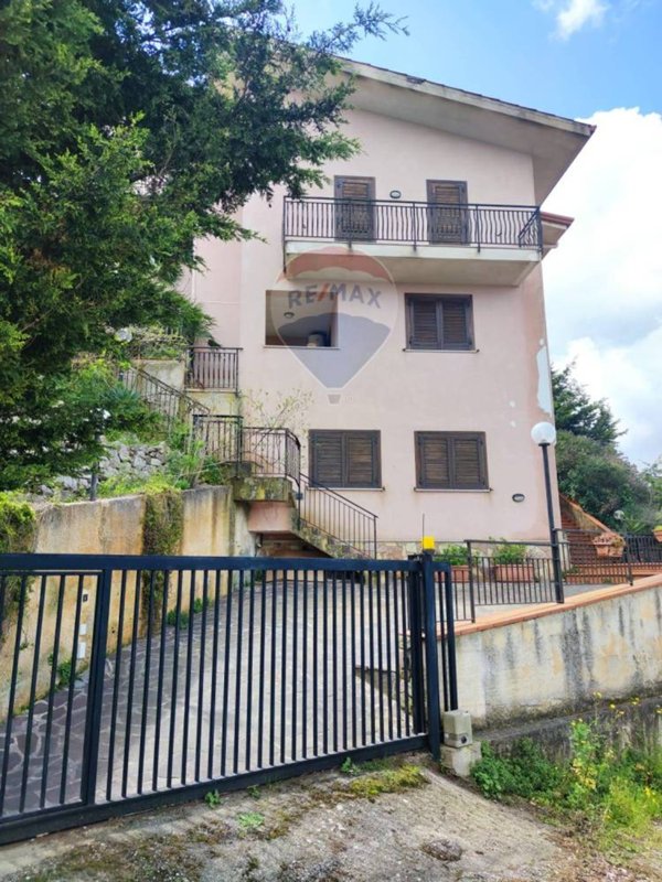 casa indipendente in vendita ad Altofonte