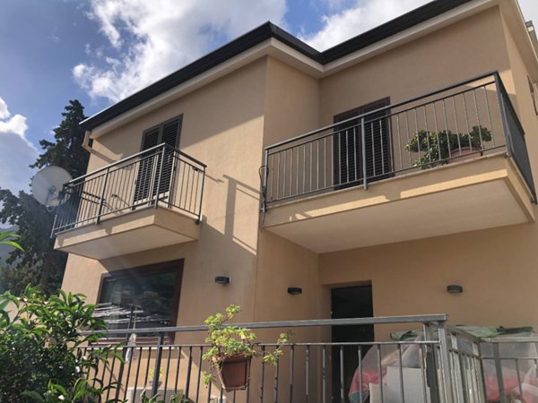 casa indipendente in vendita ad Altofonte