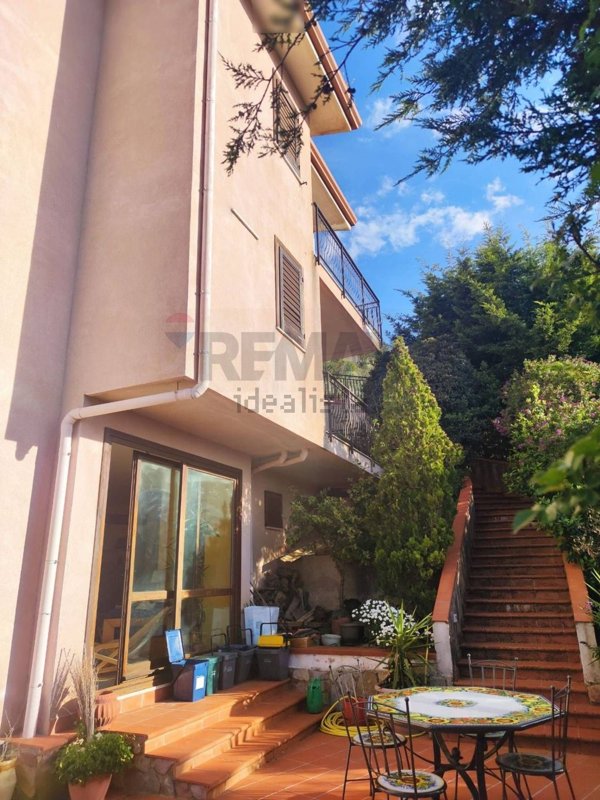 casa indipendente in vendita ad Altofonte