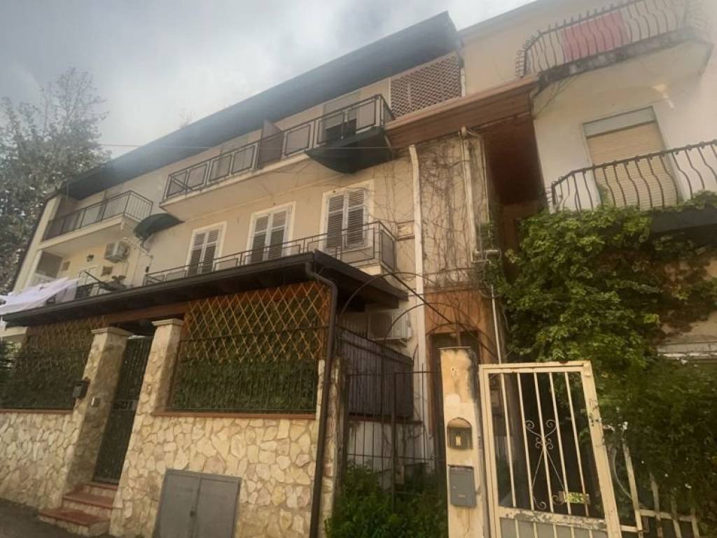 appartamento in vendita ad Altofonte in zona Piano Maglio