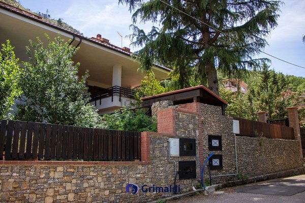 casa indipendente in vendita ad Altofonte