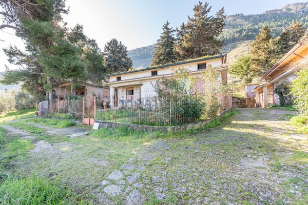 casa indipendente in vendita ad Altofonte