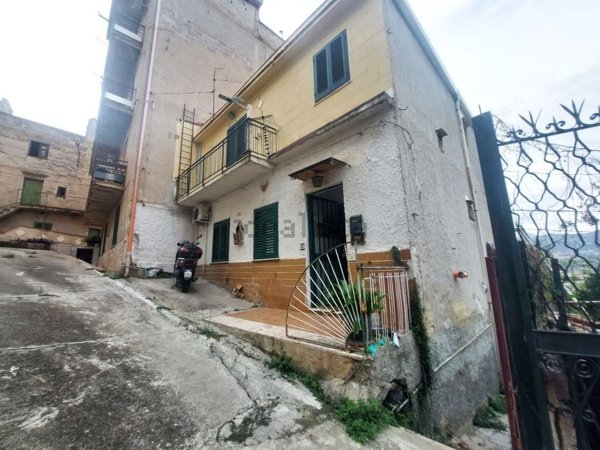 casa indipendente in vendita ad Altofonte